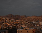 2017 - Giordania Dubai 1825  La cittadina di Wadi Musa